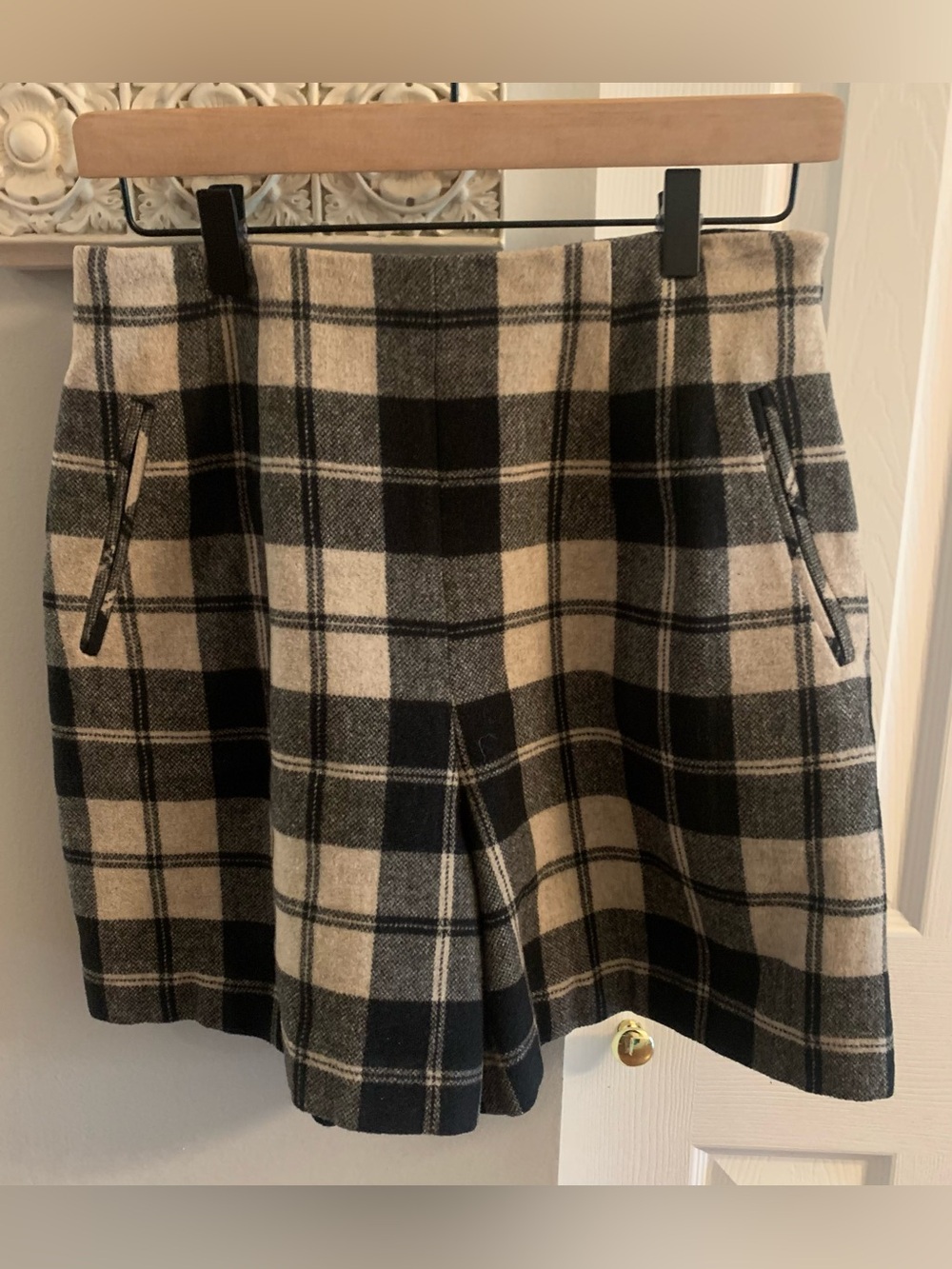 Ann Taylor Black and Cream Plaid Wool-Blend Vintage Shorts - 8